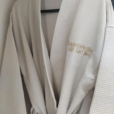 Luxury Avilla Olas - Swimming Pool 85m Long - Garage Appartement