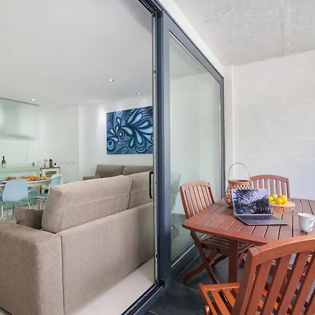 Luxury Avilla Olas - Swimming Pool 85m Long - Garage